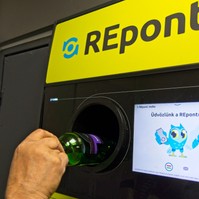 Így vált a jótékonykodás mindennapossá a visszaváltások révén