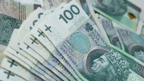 Podwójna emerytura dla seniorów z określonych roczników. Kto może skorzystać?