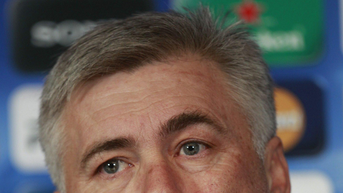 Carlo Ancelotti oznajmił, że nie ma zamiaru odchodzić z londyńskiej Chelsea, mimo miernych wyników osiąganych przez ten klub w ostatnim czasie. Według medialnych spekulacji, włoski menedżer znalazłby pracę jako trener AS Roma.