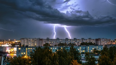 IMGW ostrzega: dziś możliwe burze z gradem