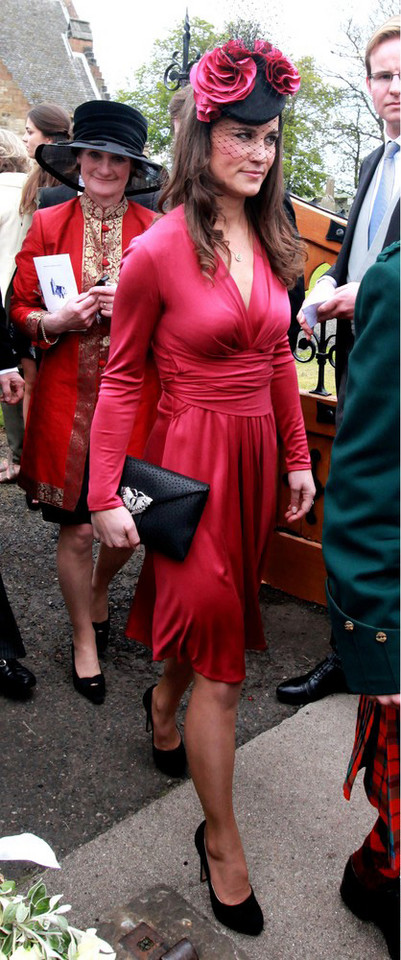 Pippa Middleton  w sukience Issa
