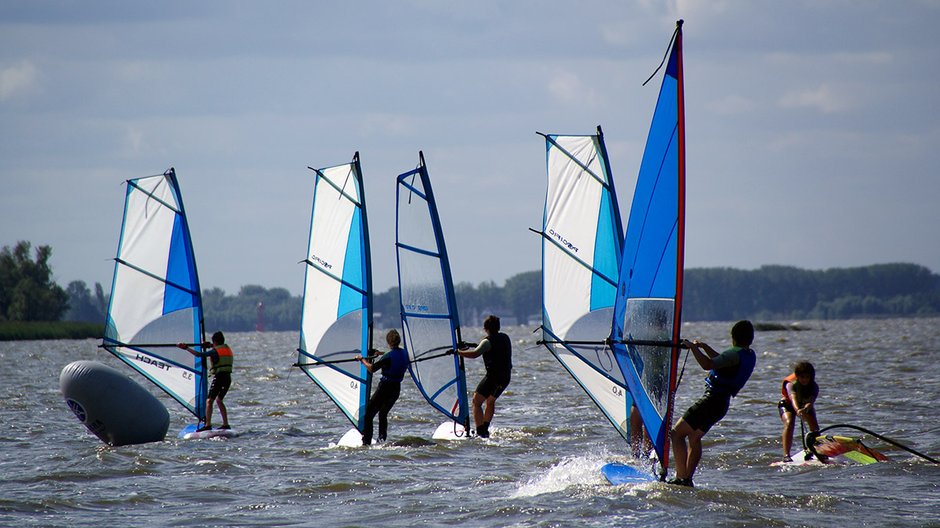 Szkoła windsurfingu