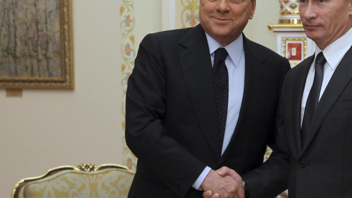 Premier Włoch Silvio Berlusconi i jego rosyjski odpowiednik Władimir Putin podczas sobotniego nieformalnego spotkania w rezydencji Putina pod Moskwą żartowali, że będą sprawować funkcje premierów "do 120. roku (życia)" - podaje AFP powołując się na rosyjską telewizję NTV.