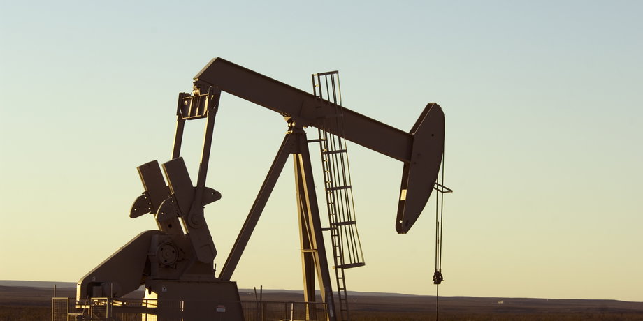 Baryłka ropy naftowej to miara objętości używana w obrocie tym surowcem. Przekłada się ją na 42 galony amerykańskie – to właśnie baryłka ropy