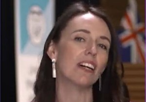 Džasinda Ardern scr