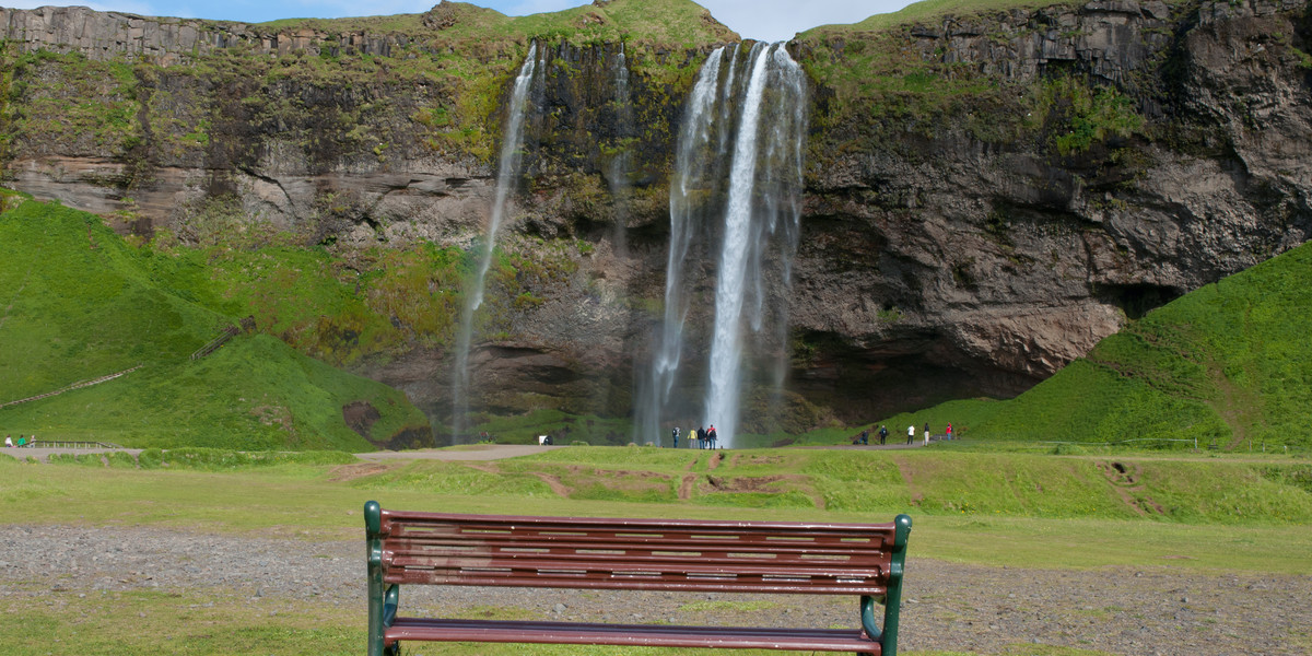 Jeżeli będziecie kiedyś w Islandii, obejrzyjcie wodospad Seljalandsfoss