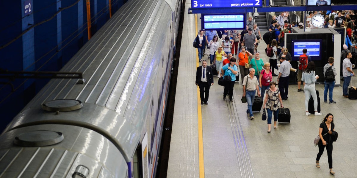 PKP Intercity ma wiele kłopotów i zdaje sobie sprawę, że brak wagonów może zagrozić stabilnemu funkcjonowaniu spółki. 