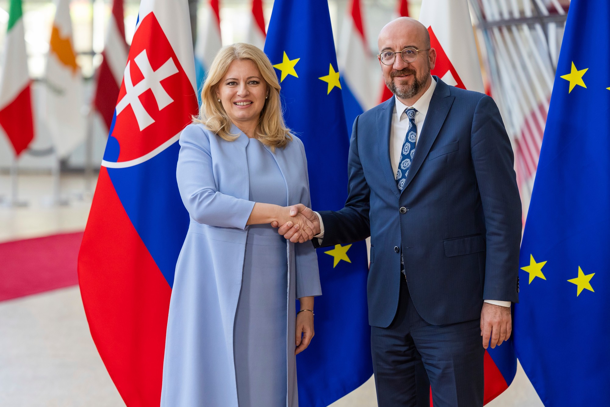 Slovenská prezidentka Zuzana Čaputová a predseda Európskej rady Charles Michel.