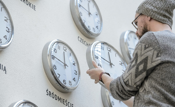 W nocy zmiana czasu na zimowy. PSL: Mamy nadzieję, że ostatni raz