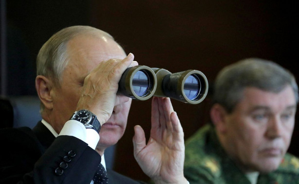 Władimir Putin ogląda ćwiczenia Zapad