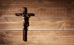 Ostra dyskusja o krzyżach w urzędach. Czarnek do Biedronia: Jest pan zdegenerowany