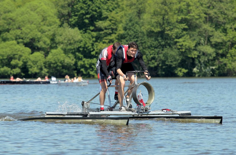 Załogi muszą wykazać się w sprincie, slalomie, na długim 10-km dystansie czy przy próbie przyspieszenia. Zaplanowano też 'sekretną misję', czyli wyścig, którego zasady pozostaną do ostatniej chwili tajemnicą.  <br><br>mbo/ zan/<br>fot.  (sj) PAP/Tomasz Waszczuk