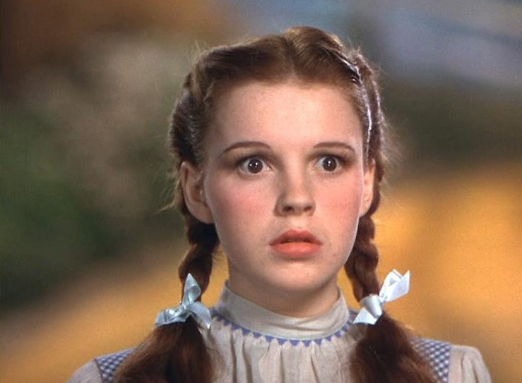 W chwili kręcenia filmu Judy Garland miała 17 lat