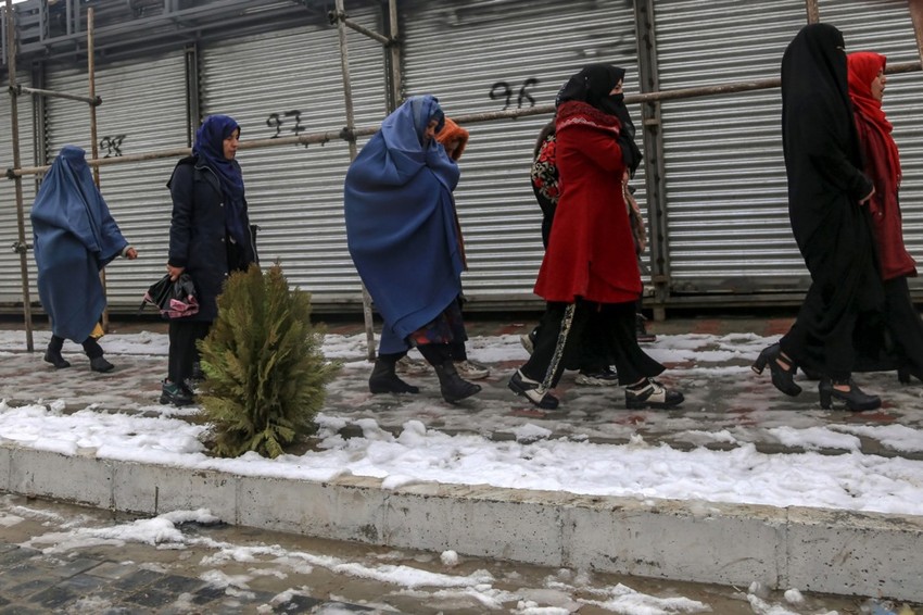 Avganistanske žene na putu u Kabulu 26. februara