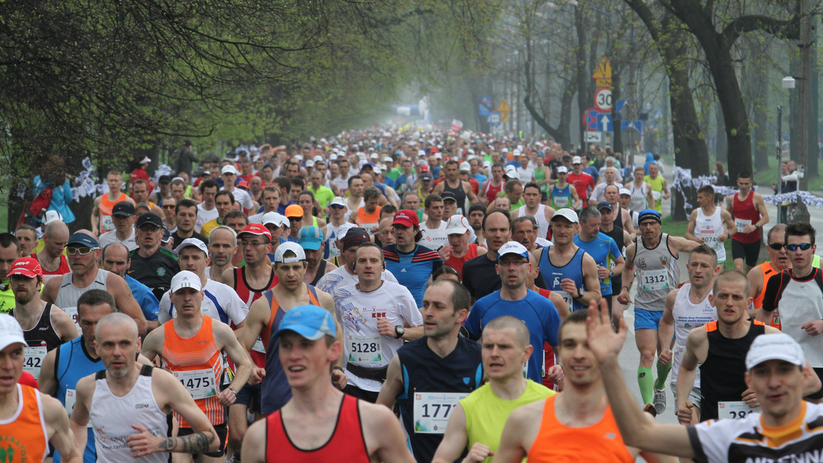 Tanzańczyk Patryk Niangero oraz Emilia Zielińska z Warszawy zwyciężyli w 12. Cracovia Maraton. Organizatorzy zanotowali rekord frekwencji - startowało ponad 4,5 tys. osób.