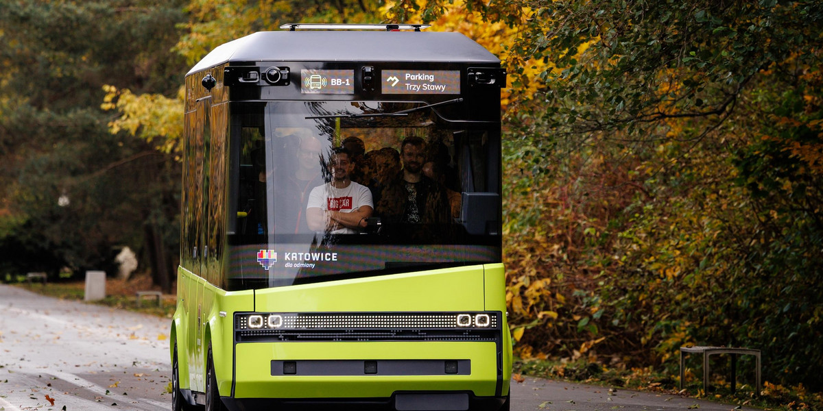Testy autonomicznego busa w Dolinie Trzech Stawów w Katowicach. 