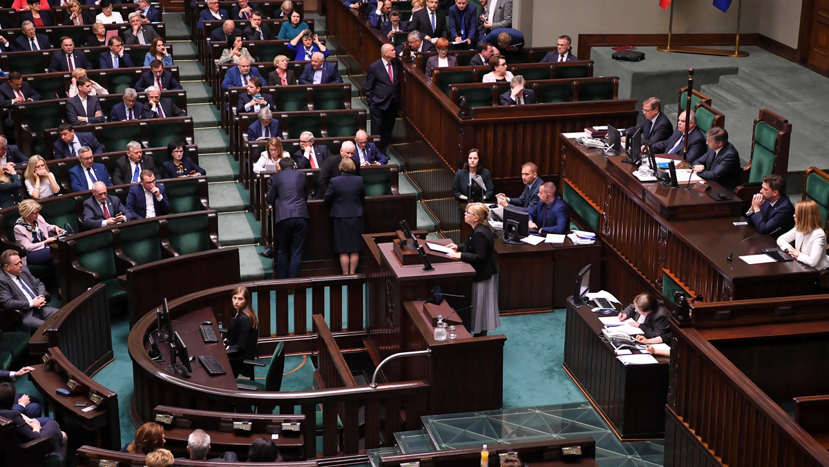 Obrady Sejmu. Projekt nowelizacji Kodeksu karnego ws. zaostrzenia kar za pedofilię