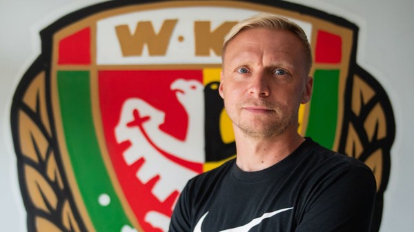 Teraz Pawelec będzie wspierał Ante Simundzę i beniaminka PKO BP Ekstraklasy w zakresie stałych fragmentów gry oraz organizacji defensywy. 