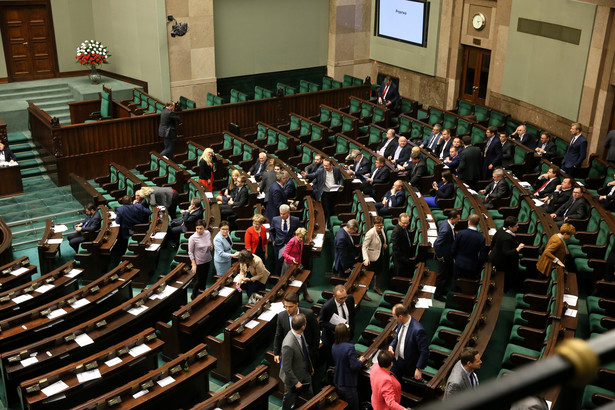 Naczelna Rada Adwokacka krytykuje zmiany w Trybunale Konstytucyjnym. "Godzą w równowagę trójpodziału"