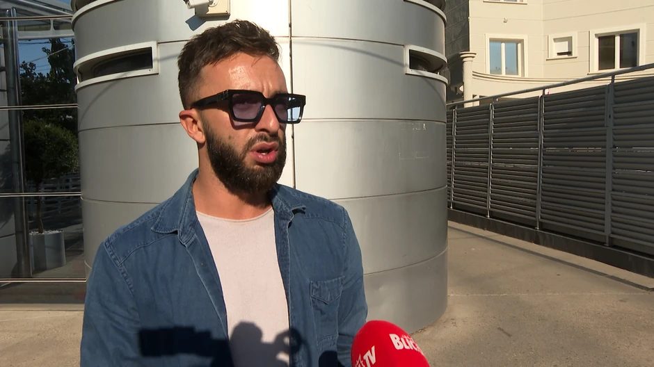 Pevača kojeg je žena ostavila sa deco, podržao voditelj
