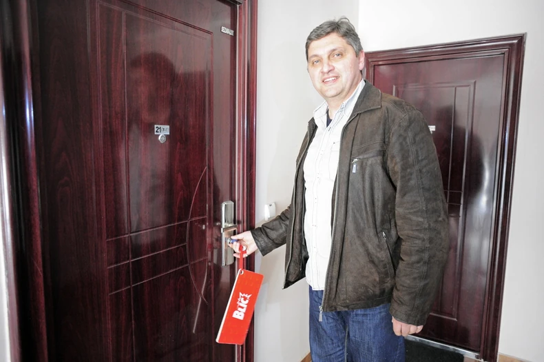 Siniša na vratima novog stana