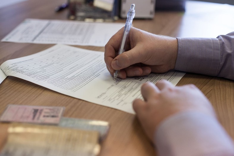 Formalności po zakupie: rejestracja/zgłoszenie nabycia i podatek od czynności cywilnoprawnych