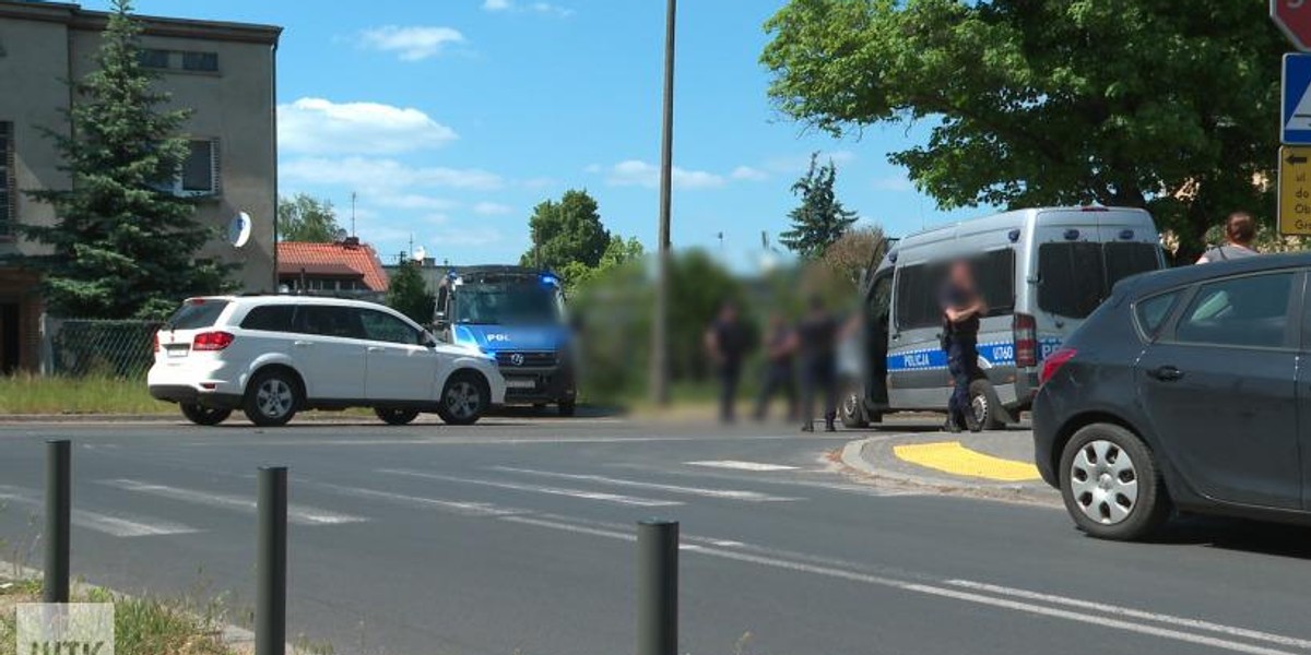 Policjanci oddali do 39-latka aż 17 strzałów.