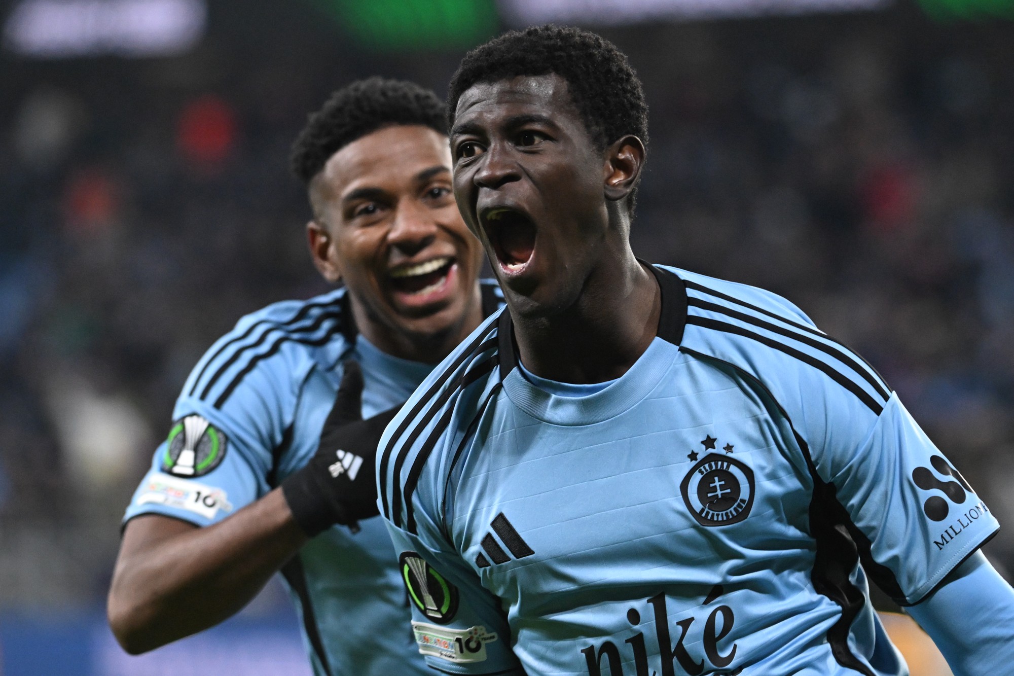 Alasana Yirajang a Cesar Blackman.