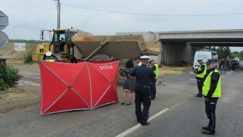 Jechała przez budowę autostrady. Auto 44-latki zostało zmiażdżone