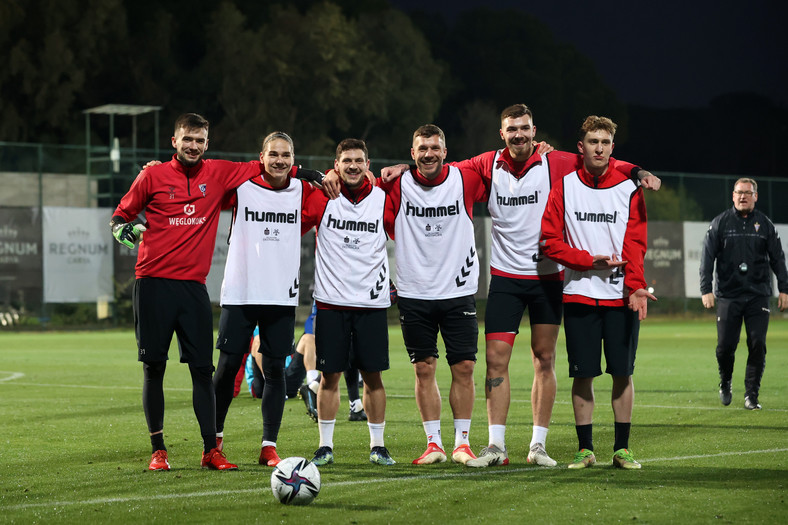 Lukas Podolski i jego zwycięska drużyna na treningu Górnika.