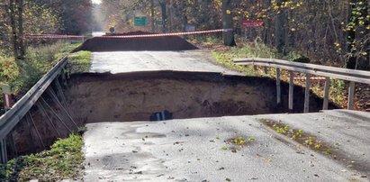 Katastrofa w 20 minut. Potężna wyrwa w drodze, zniszczony most, zalane domy. Szybko znaleźli winnych...