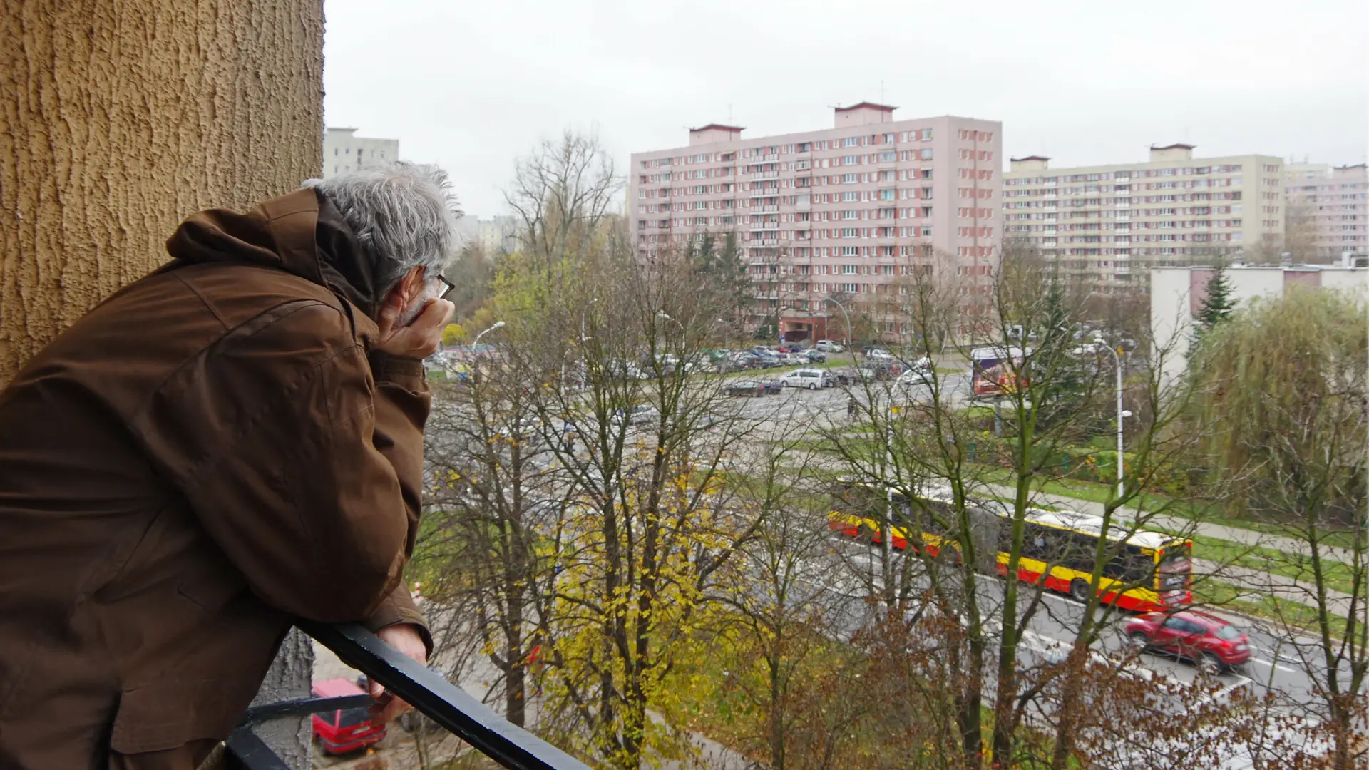 Zakaz palenia na balkonach w całej Polsce? "Takie zmiany wprowadza się trudno, ale są możliwe"