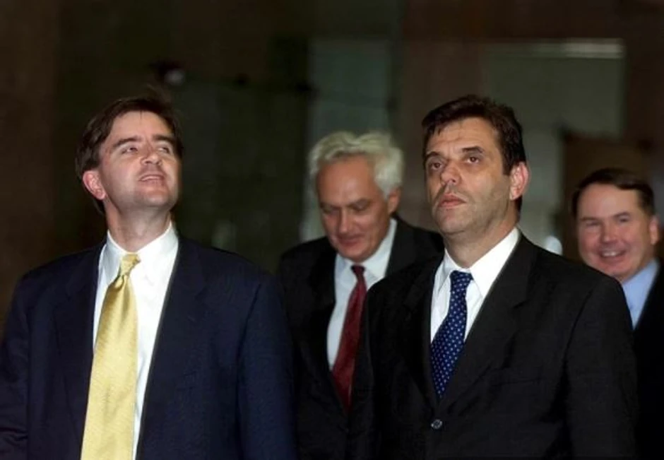 Džejms O Brajen 2000. godine u Beogradu sa Vojislavom Koštunicom