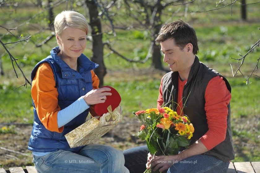 Kacper Kuszewski i Małgorzata Kożuchowska na planie serialu „M jak Miłość”