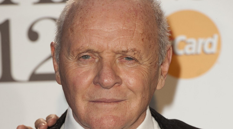 Anthony Hopkins festéssel üti el az időt /Fotó: Northfoto