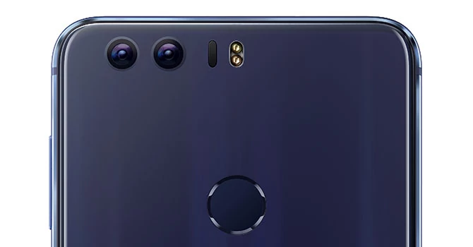 Podwójny jest lepszy? Niestety, Honor 8 nie do końca wykorzystuje potencjał podwójnego aparatu.