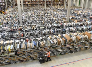 'Opaski badające wydajność pracowników'? Amazon wyjaśnia tajemnicę