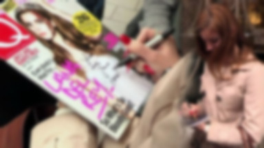 Lana Del Rey rozdaje autografy