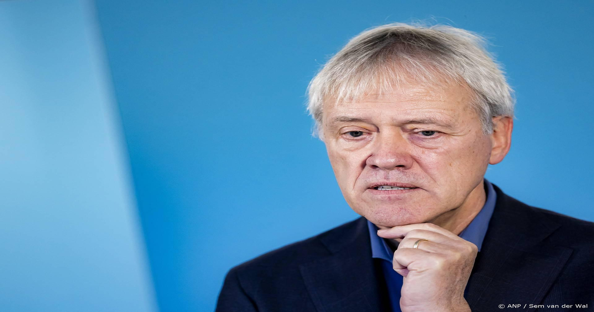 Ex-ASML-topman-waarschuwt-voor-massale-ontslaggolf-door-AI-en-kostenstijgingen