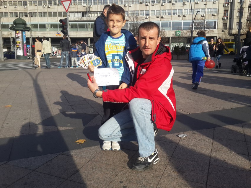 Nemanja i Milan su razmenili sličice