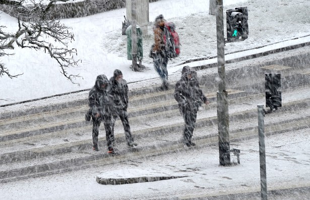 Silny wiatr i śnieg w Szczecinie