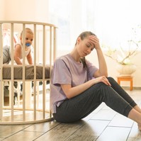 Pánikbeteg édesanya vagyok, gyógyszer bevétele után mikor tudok újra szoptatni? Az orvos válaszol