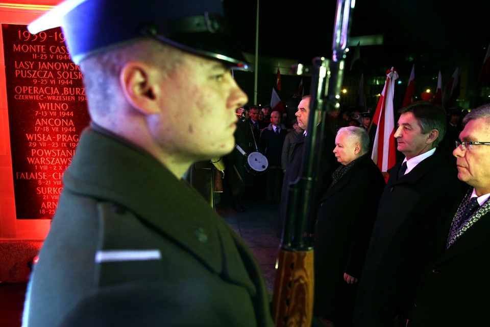 Marsz PiS przeszedł ulicami Warszawy. "Nie ma przyszłości Polski bez godności i prawdy"