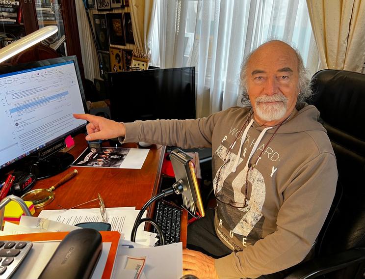 Szigeti Ferenc a dolgozószobájában mutatta meg az emailt, amelyet a rekordról kapott