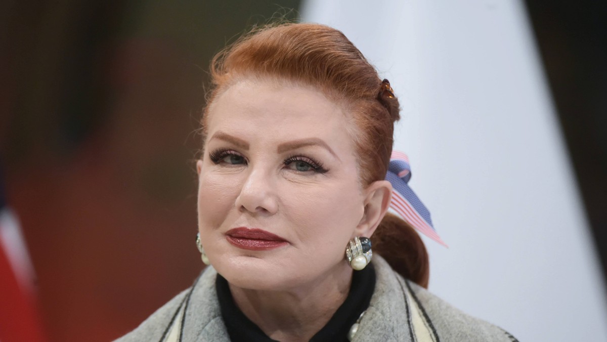 - Podziwiam Polskę za to, że byliście pierwszymi, którzy obalali żelazną kurtynę - mówiła ambasador USA w Polsce Georgette Mosbacher podczas gali dla uczczenia 100. rocznicy nawiązania stosunków dyplomatycznych między USA i Polską. W gali wziął także udział premier Mateusz Morawiecki.