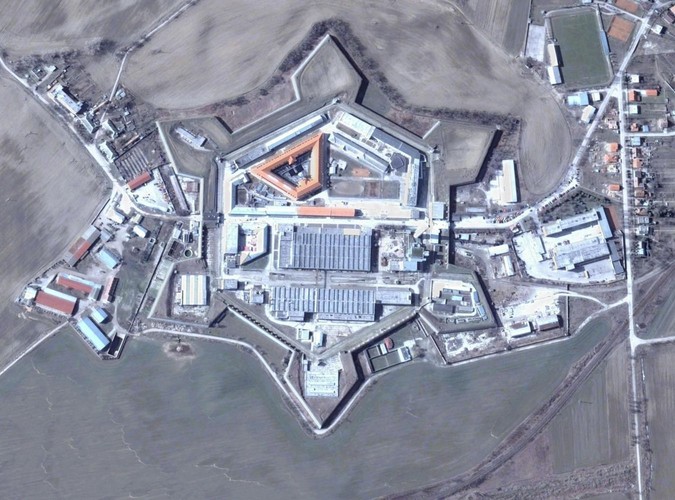 słowacja. Zbudowana w 1669 przez Leopolda I forteca przeciw Turkom Otomańskim został przekształcona w więzienie Leopoldov