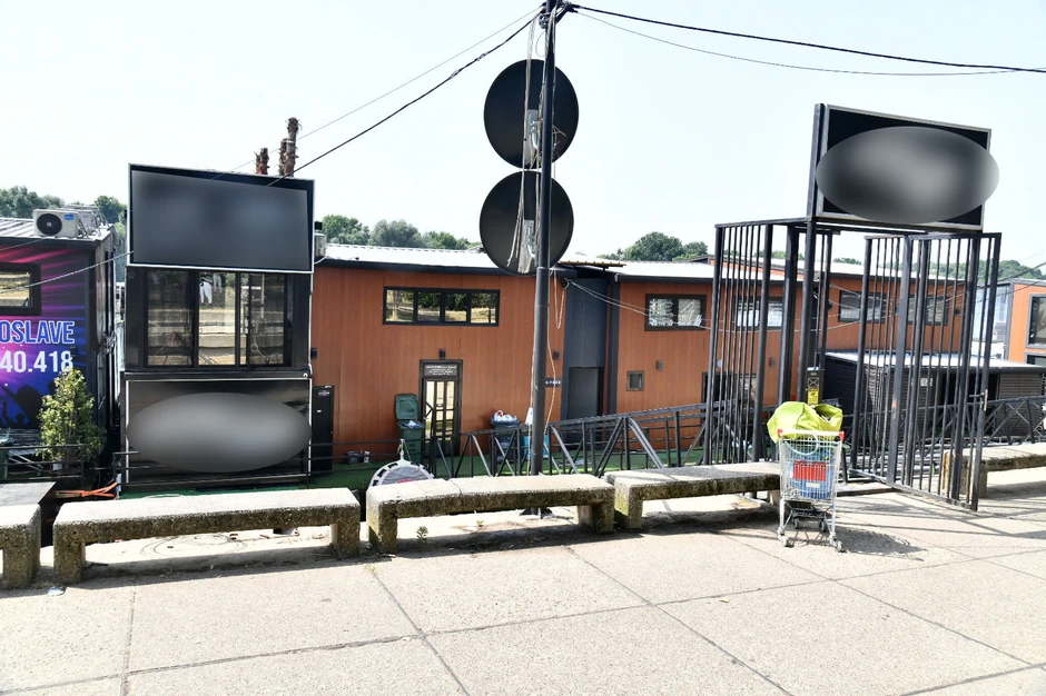 Splav na kom je bila organizovana proslava rođendana