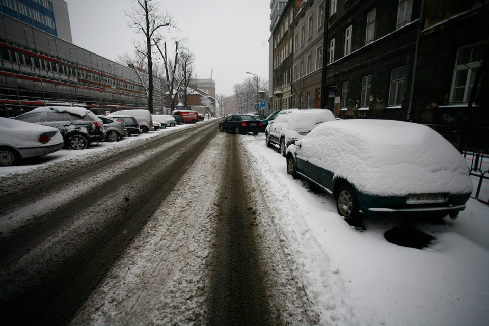 Rozjeżdżony śnieg na krakowskich ulicach, fot. M. Stankiewicz/Onet.pl