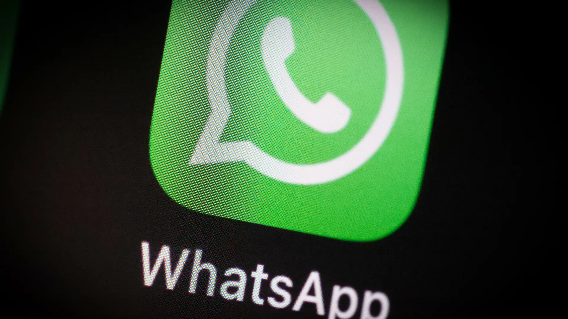 Usunąłeś przez przypadek wiadomości z WhatsApp? Da się je odzyskać