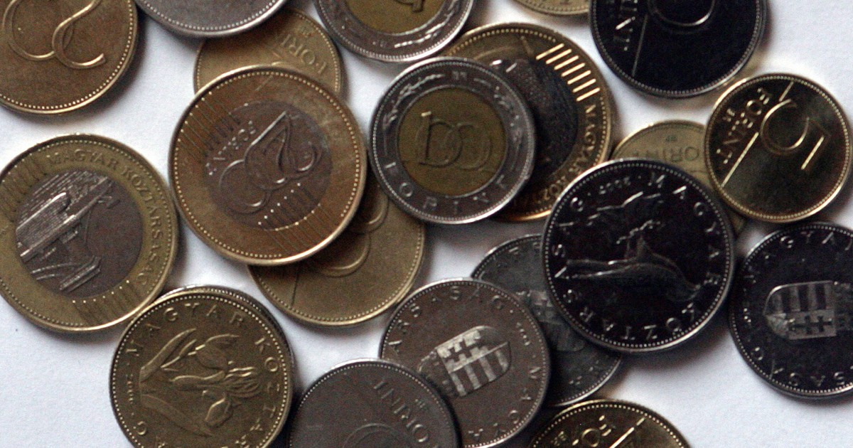 Estére sem lett rózsásabb a forint helyzete: már 415 felett van egy euró